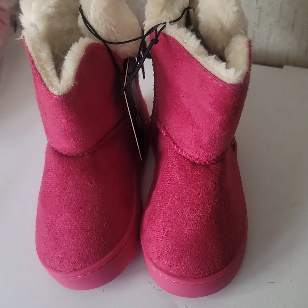 BEBE GIRLS BRIGHT PINK FAUX FUR BOOTS: NWT: TODDLER 8